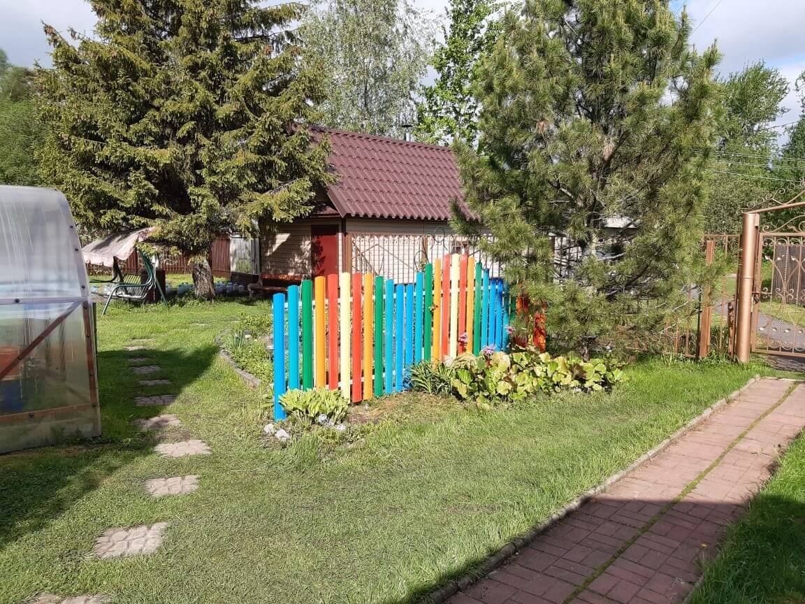 забор из разноцветного штакетника односторонний фото2 в Череповце