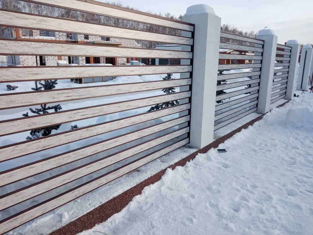 забор-ранчо из металлопланкена 130м каштан красный + беленый дуб фото1 в Череповце