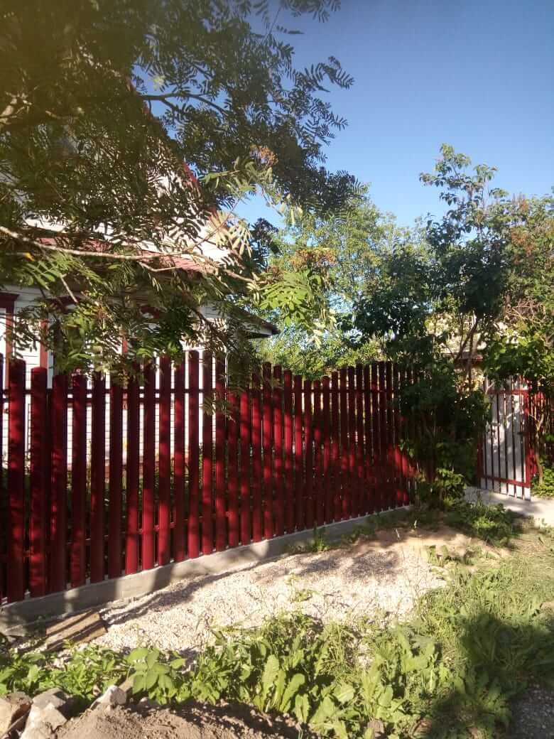 Забор из фигурного штакетника 21м RAL3005 Красное Вино фото 1 в Череповце