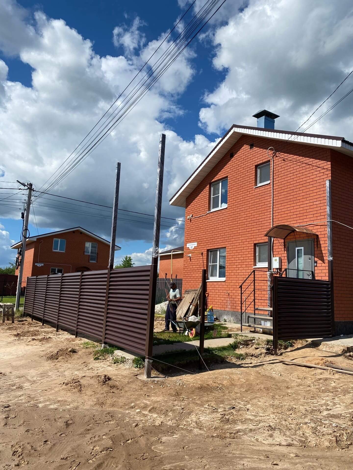 Забор-жалюзи из ламелей еврожалюзи 14м RAL8017 Шоколад фото 1 в Череповце