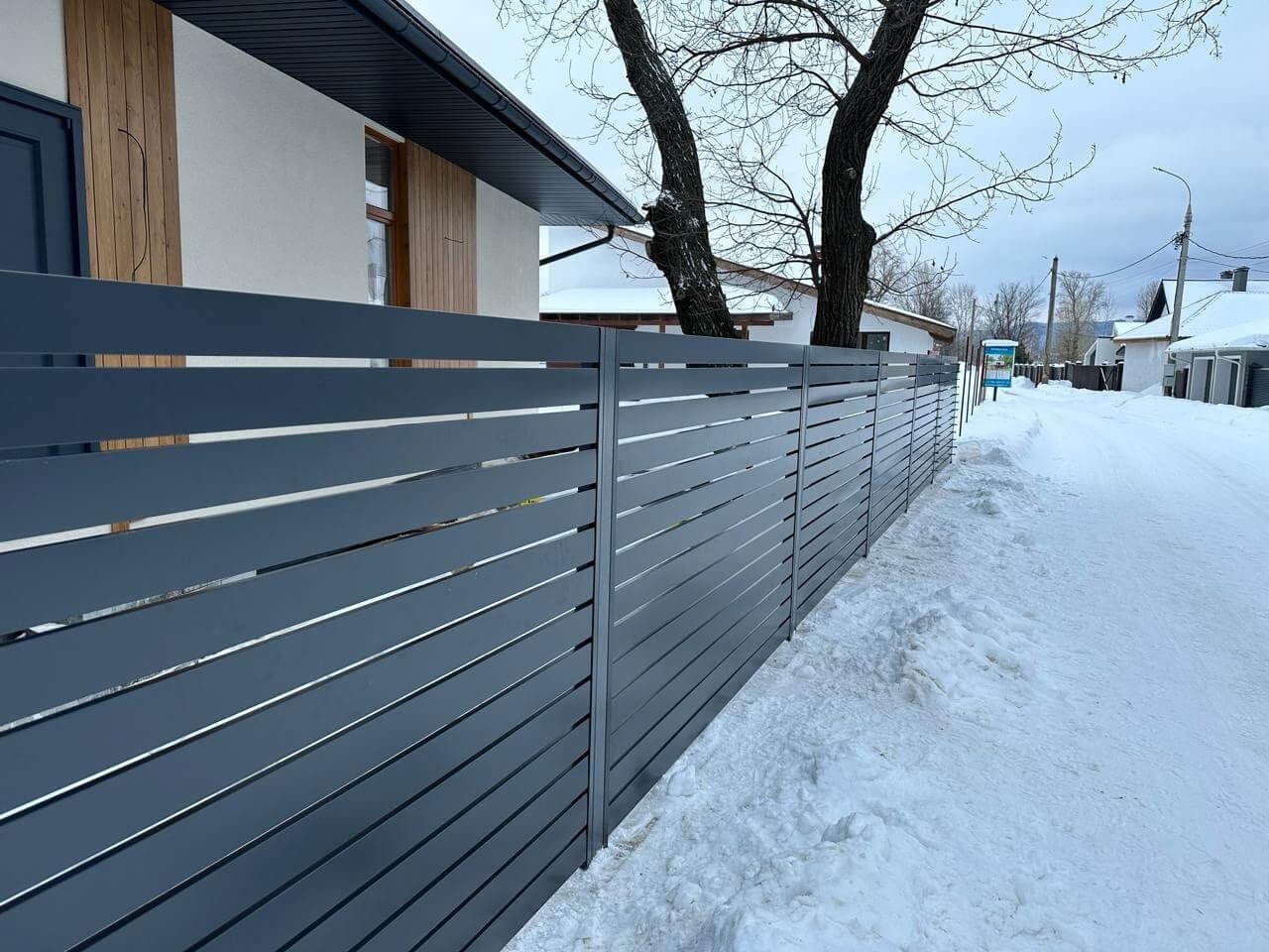 Забор-ранчо из металлопланкена 37м RAL7024 Серый Графит фото 5 в Череповце
