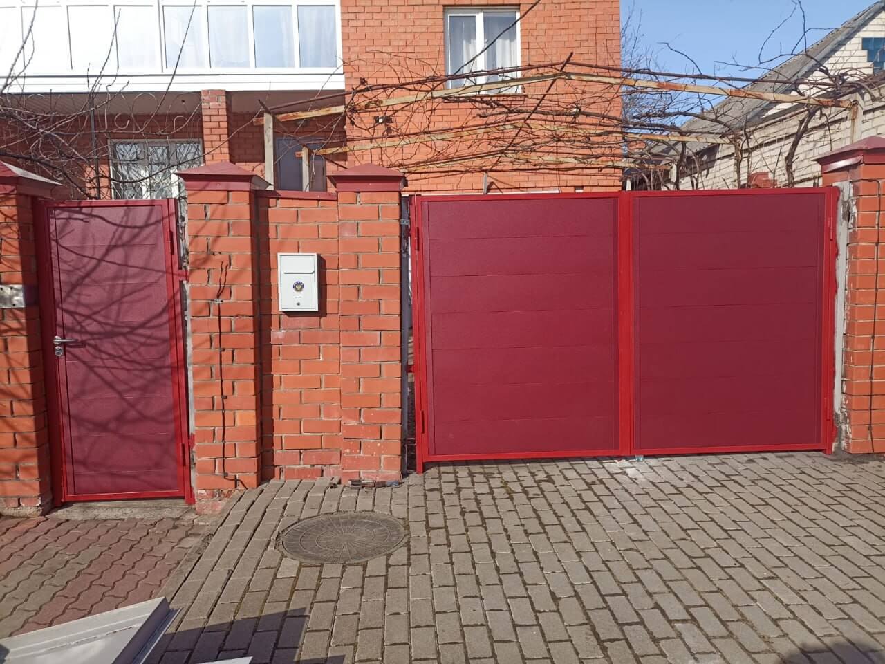 Ворота и калитка из металлопланкена 4м RAL3005 Красное Вино, Стальной Бархат в Череповце