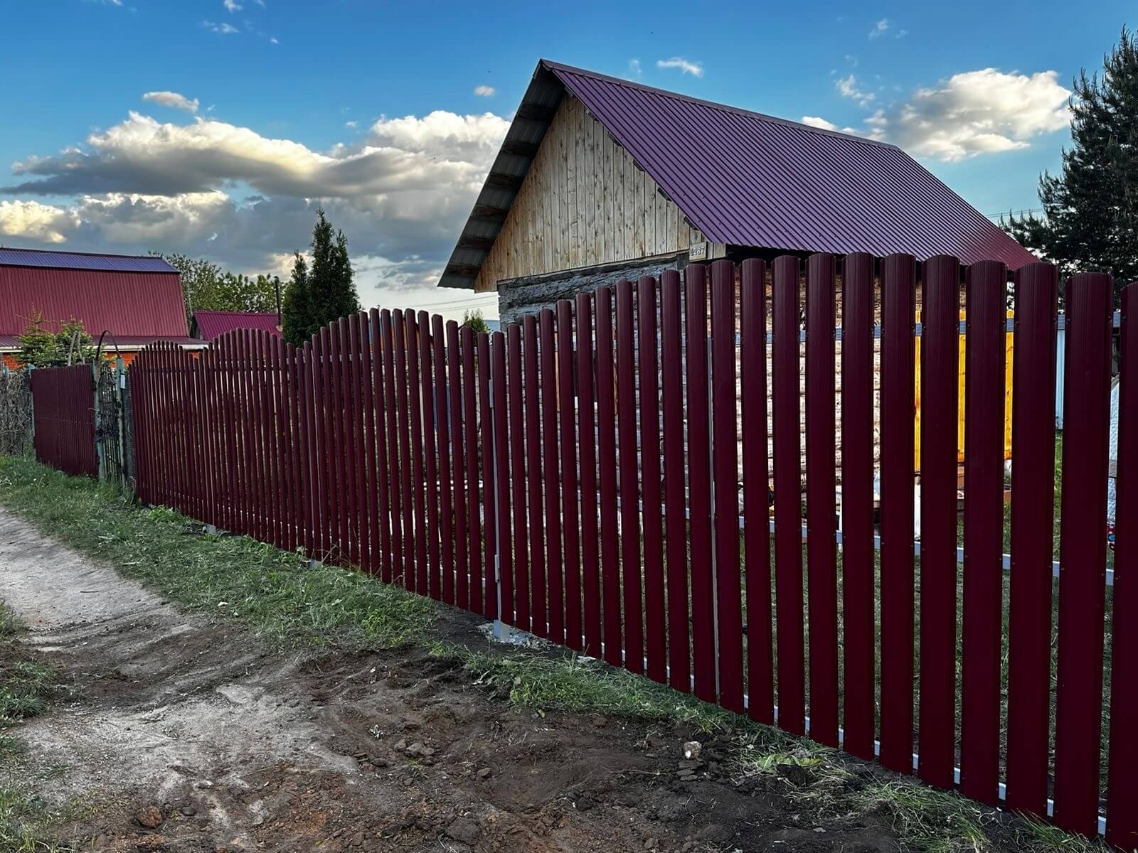 Забор из евроштакетника 28м RAL3005 Красное Вино фото 4 в Череповце