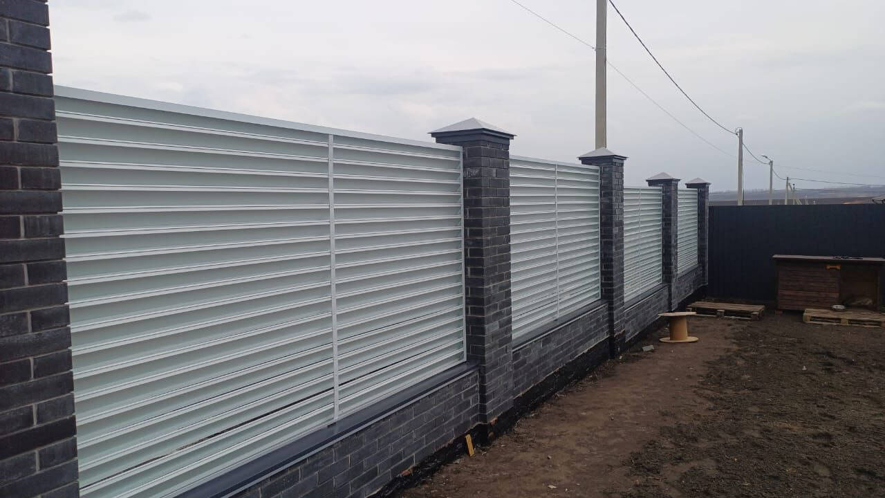 Забор-жалюзи из ламелей ЭКО-Z 94м RAL9003/9003 Белый двусторонний фото 1 в Череповце
