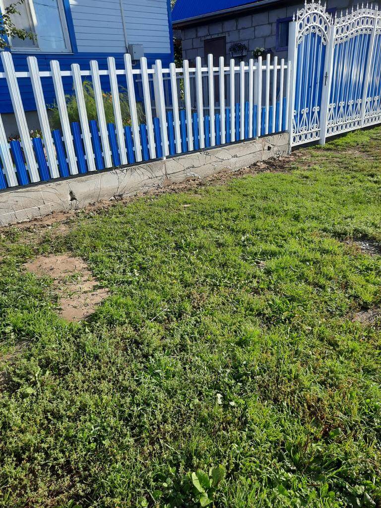 Забор из евроштакетника 14м RAL9003 Белый, RAL5005 Синий Сигнал фото 3 в Череповце